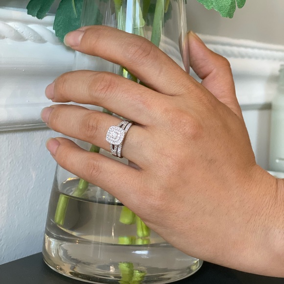 Jewelry - Brand new 14K 0.70CT T.W Diamond wedding set